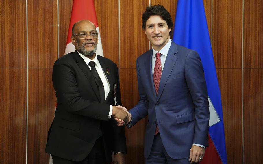 Entre sanctions et promesses